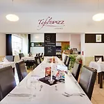 Regiohotel Quedlinburger Hof - #historischercharme #zentralelage #wellness #freeparking