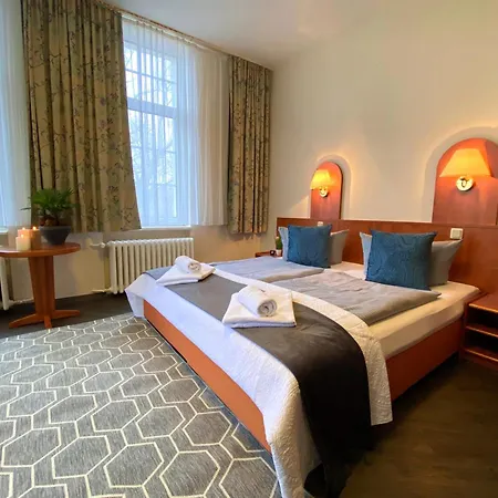 Regiohotel Quedlinburger Hof - #historischercharme #zentralelage #wellness #freeparking 酒店 3*