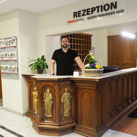 酒店 Regiohotel Quedlinburger Hof - #historischercharme #zentralelage #wellness #freeparking 3*